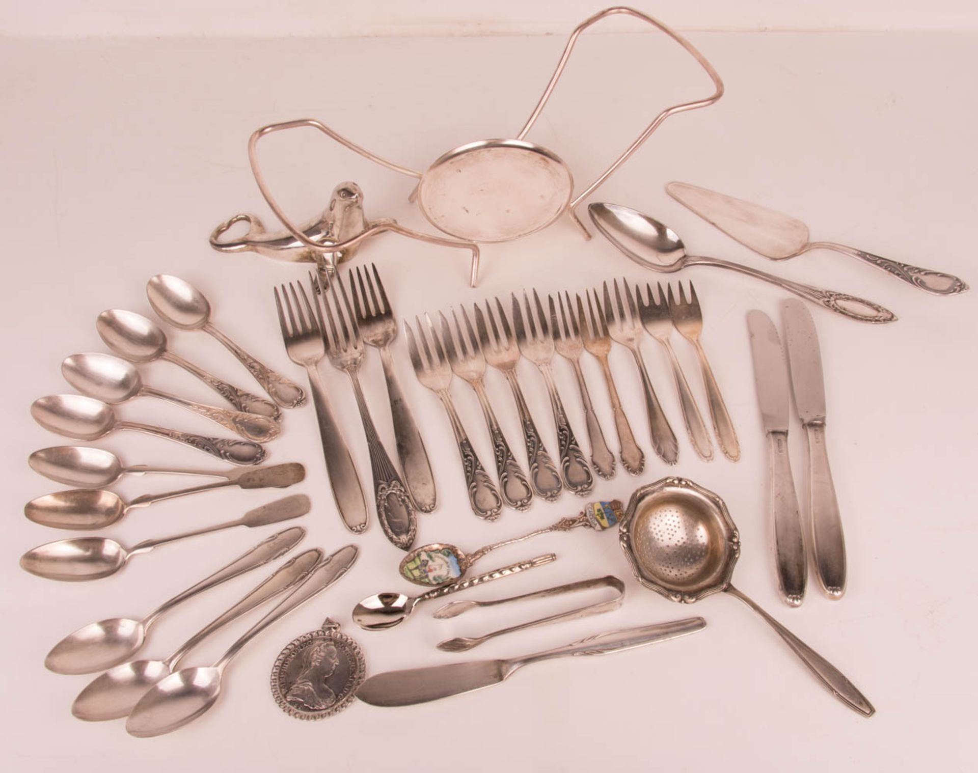 Convolute of silver plated cutlery, 90s/100s. - Image 2 of 12