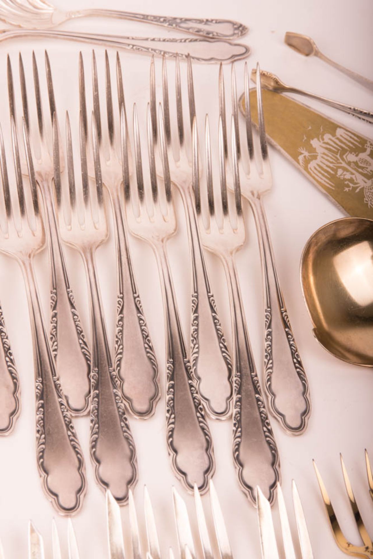 Convolute of silver plated cutlery. - Image 3 of 13