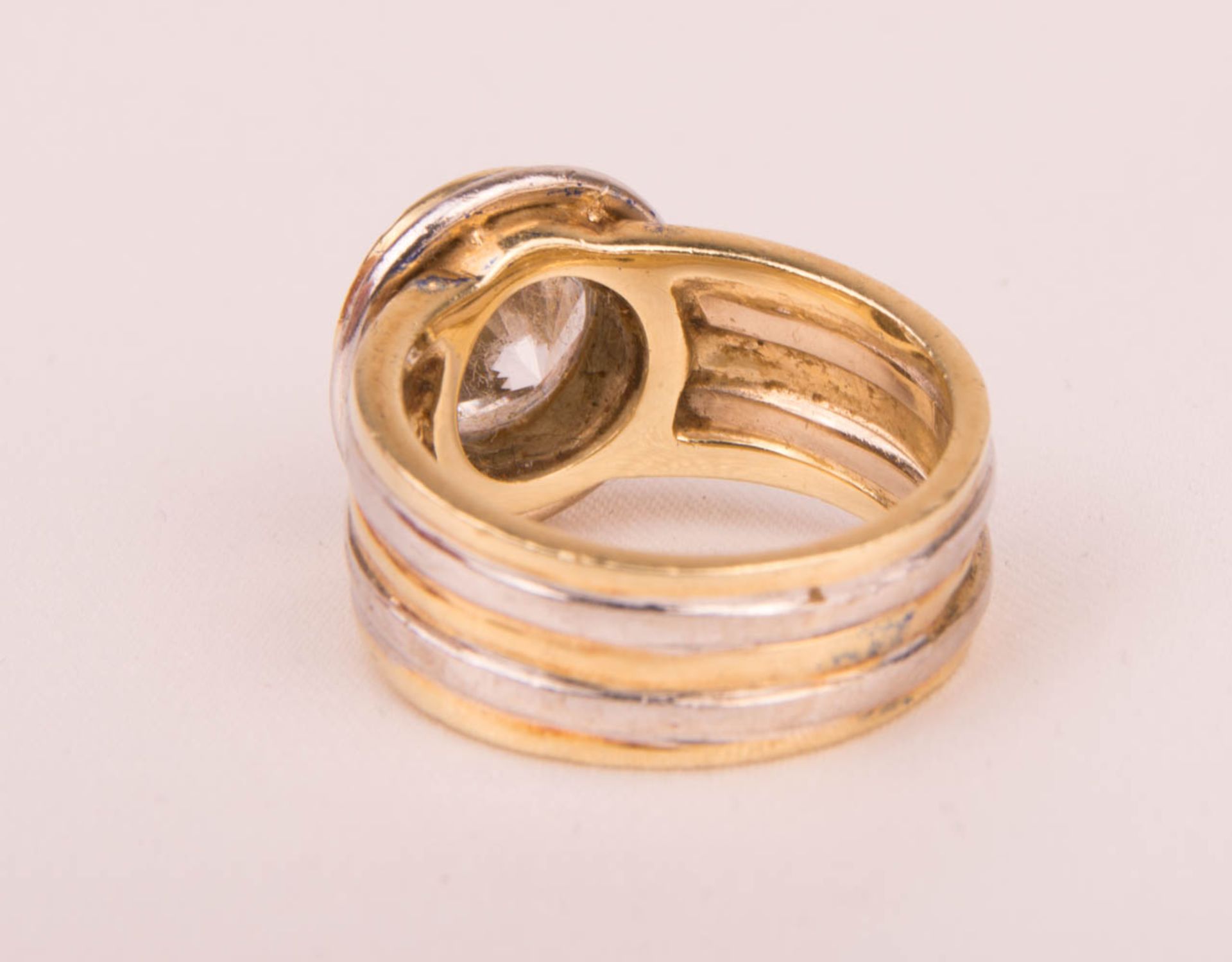 Wide ring with large stone, 585 white and yellow gold. - Image 5 of 6