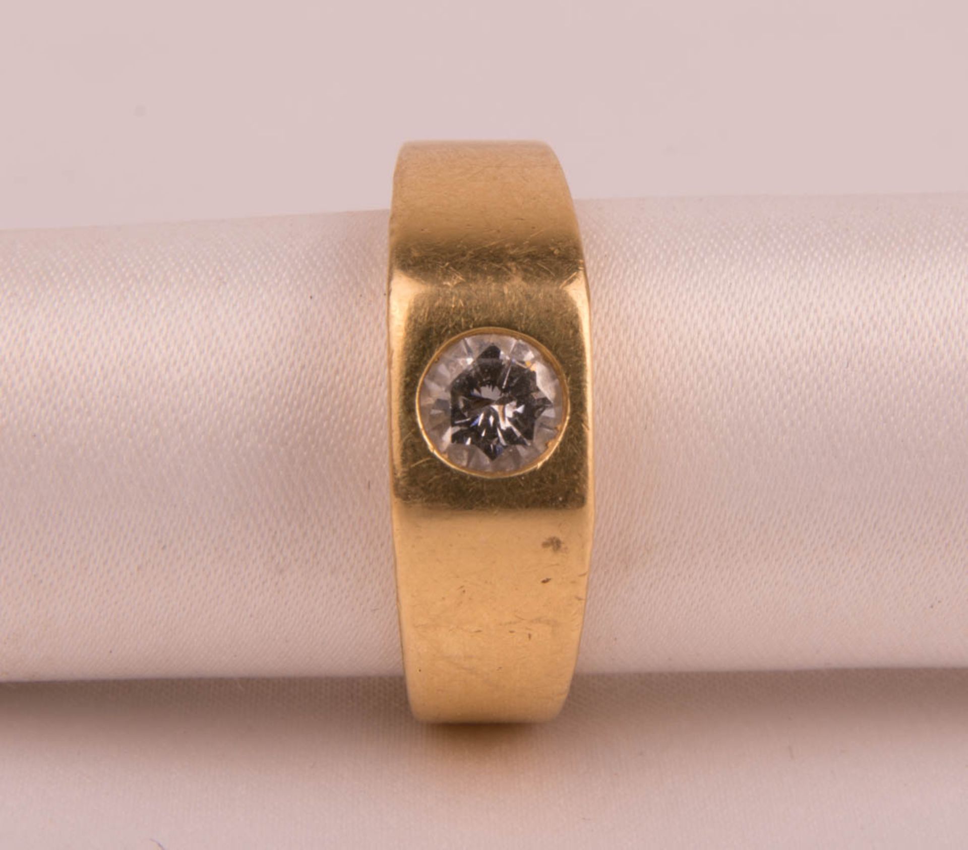 Men's ring with diamond, 750 yellow gold. - Image 2 of 4