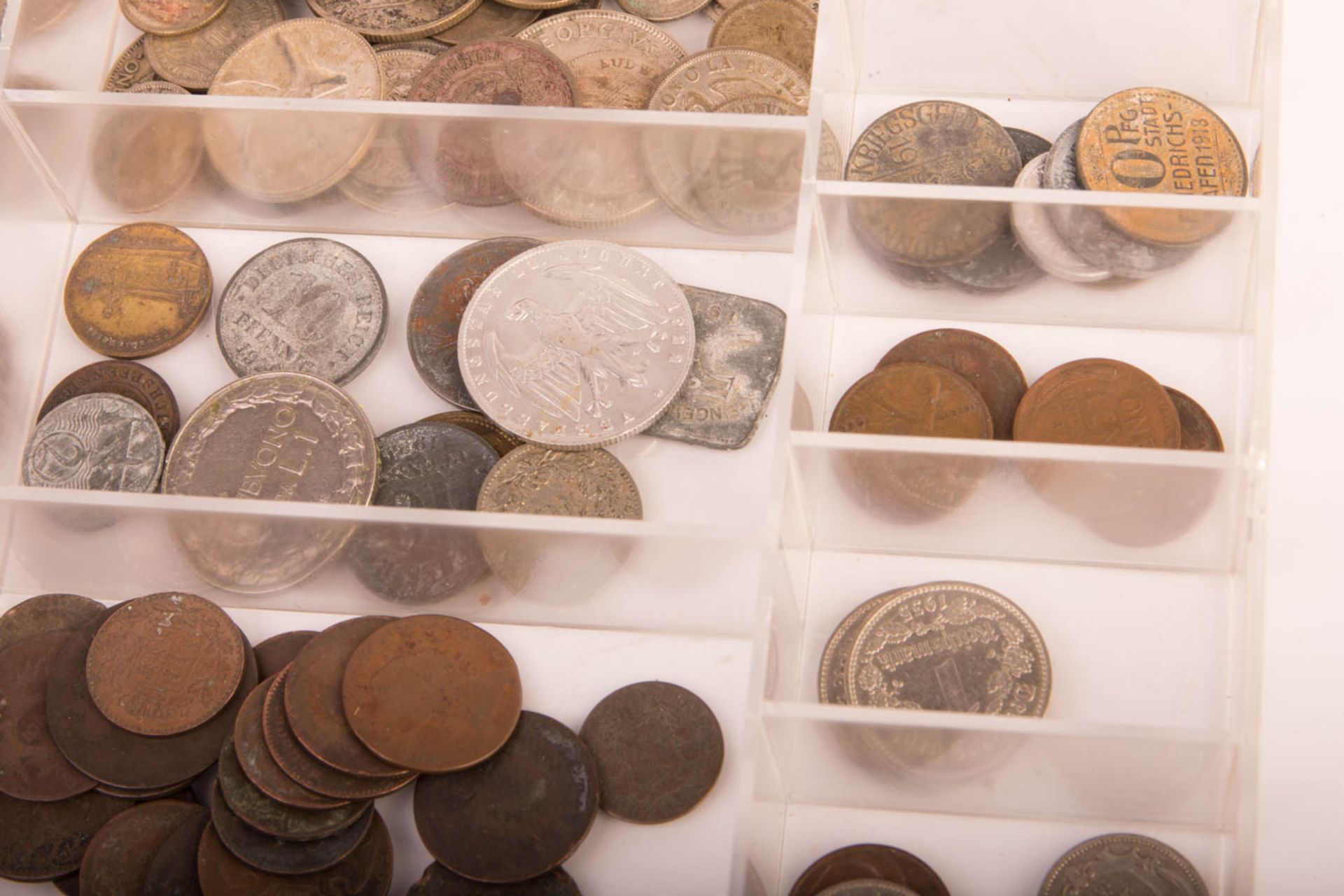 Coin collection international with silver. - Image 6 of 7