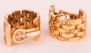 Aufwendiges Ohrringpaar mit kleinen Diamanten, 750er Gelbgold.