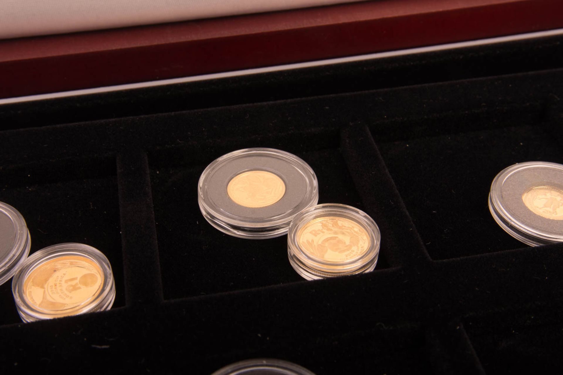 Gold and commemorative coins. - Image 3 of 9