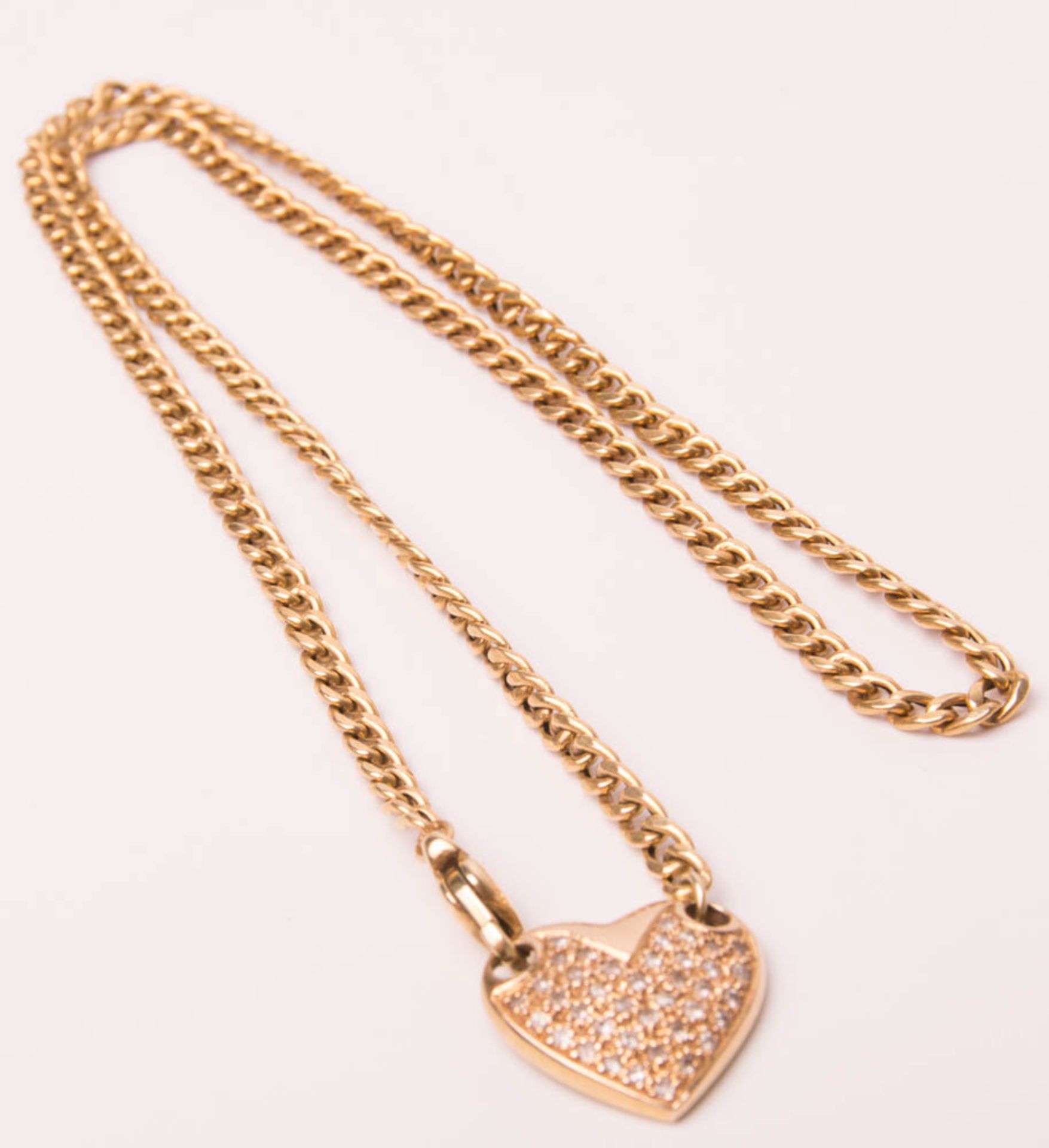 Necklace with heart pendant, 585 yellow gold.