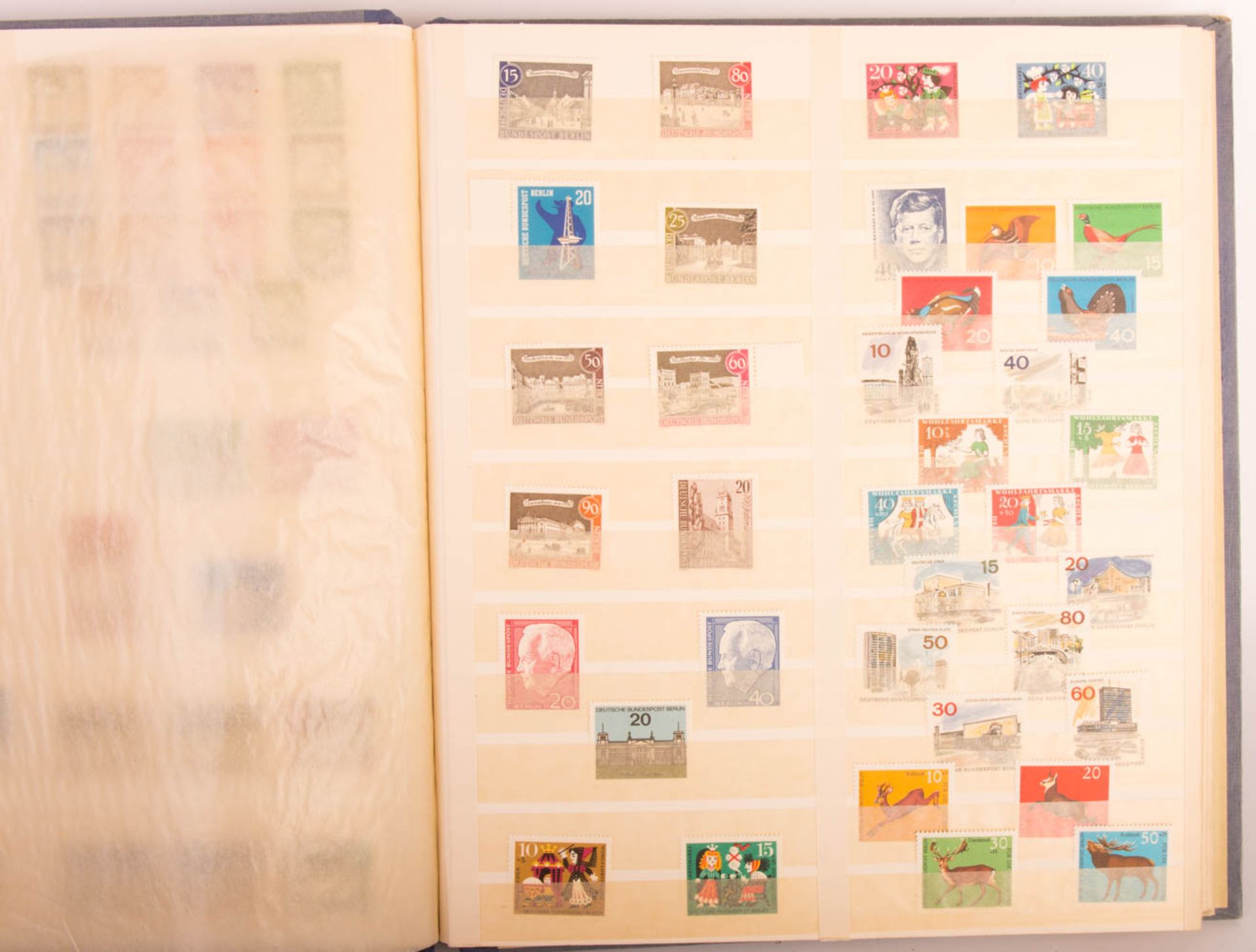 Large collection stamps. - Image 4 of 13