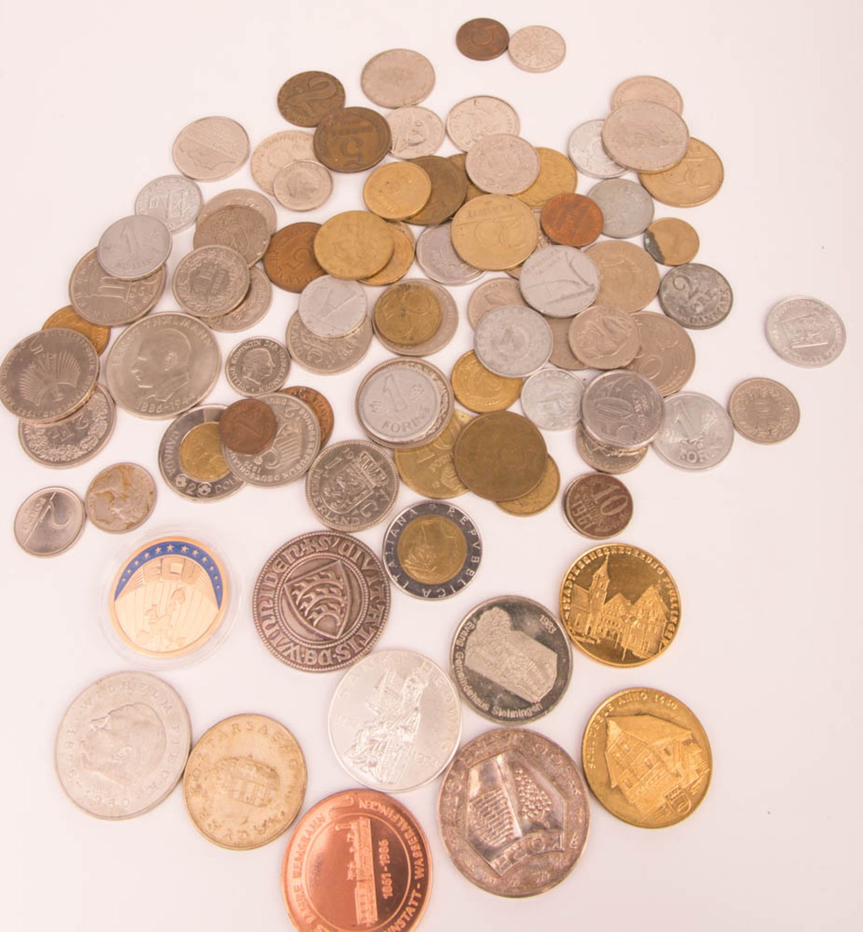 Convolute coins international. - Image 3 of 7