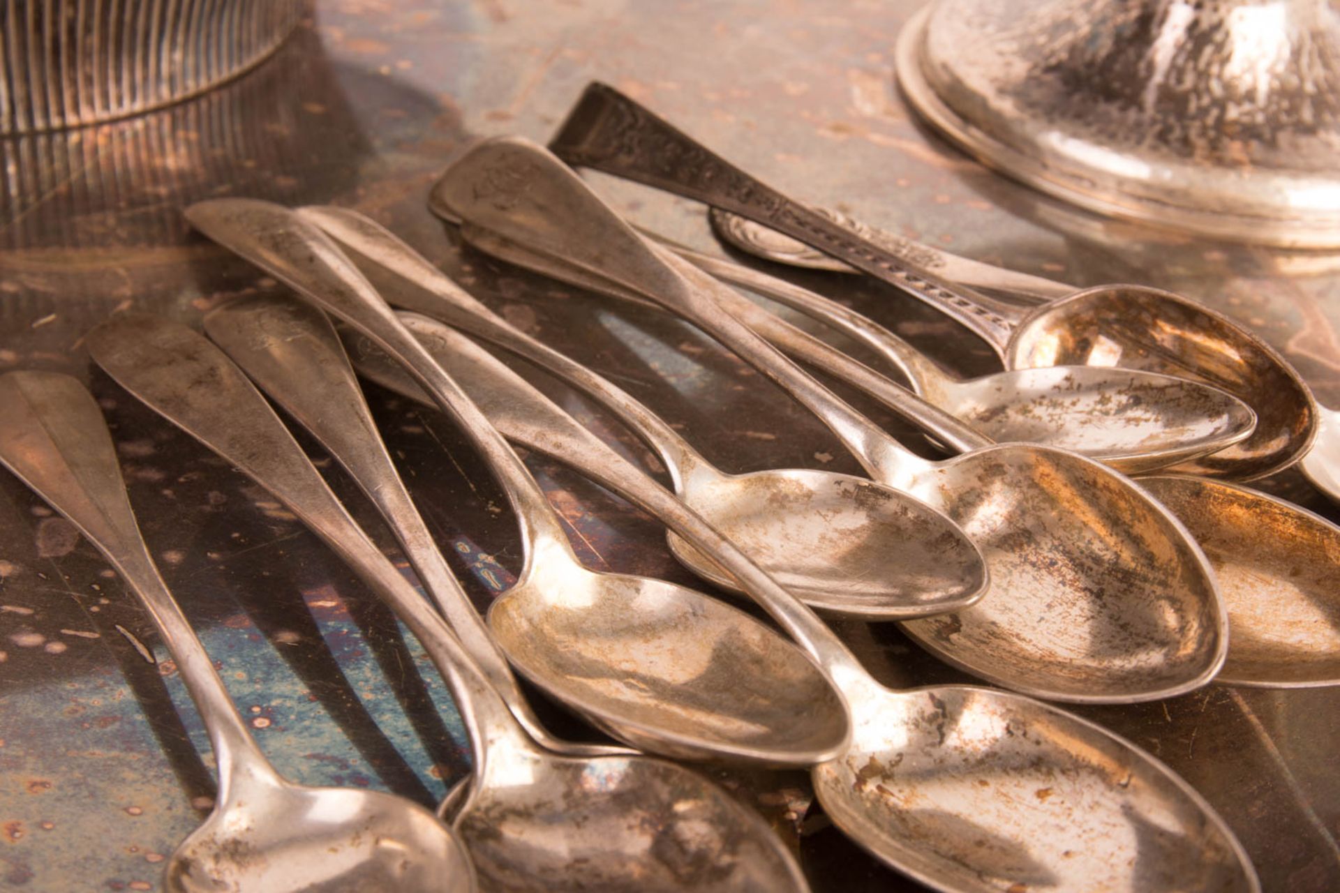 Silver convolute of plates, bowls and spoons. - Image 4 of 10