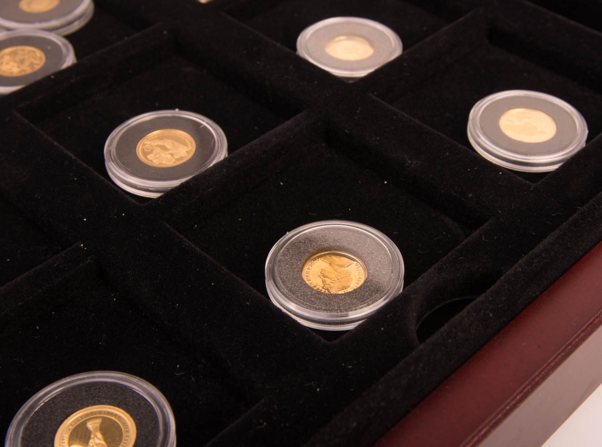 Gold and commemorative coins. - Image 4 of 9