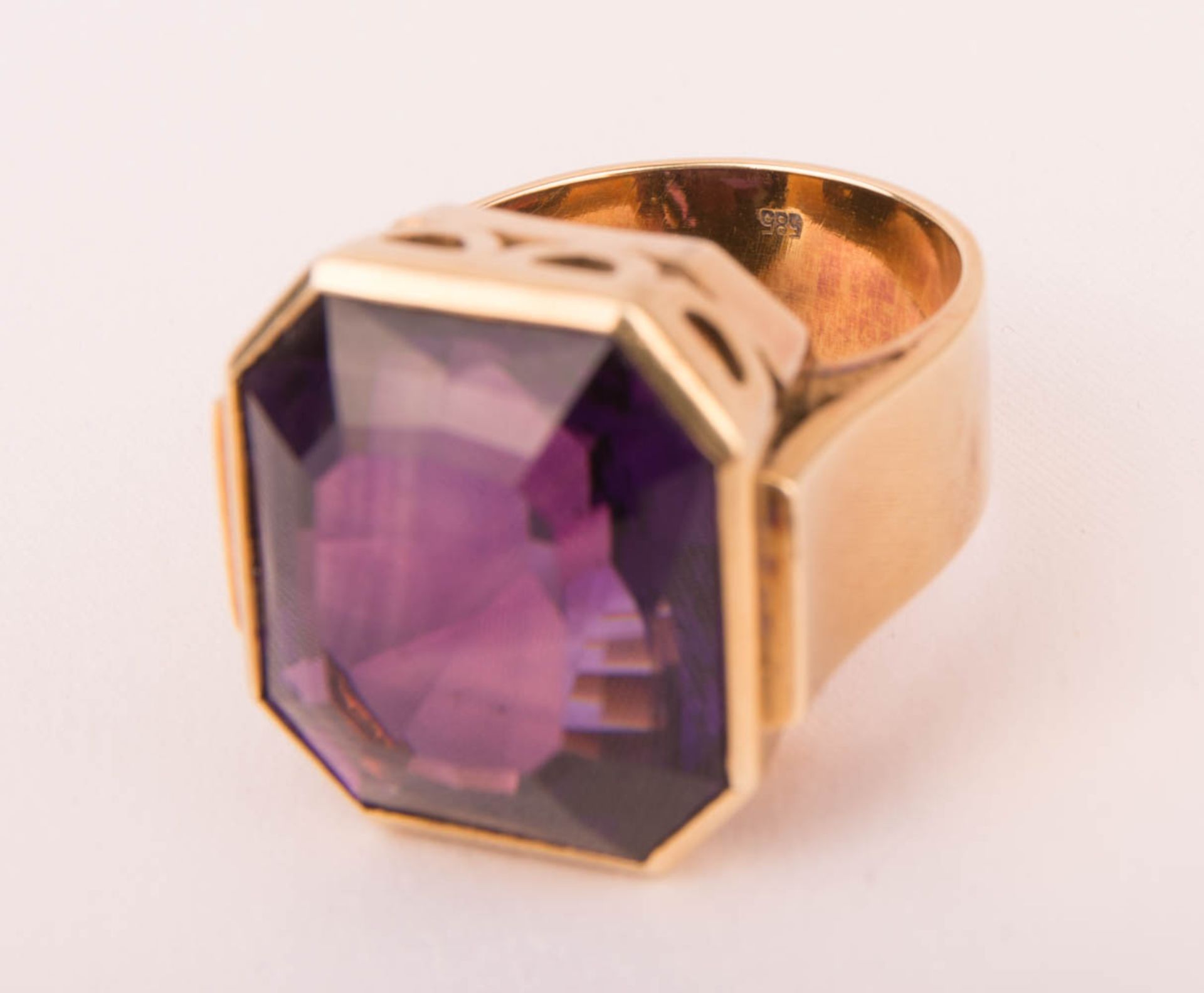 Beeindruckender Ring mit großem Amethyst, 585er Gelbgold. - Bild 6 aus 6