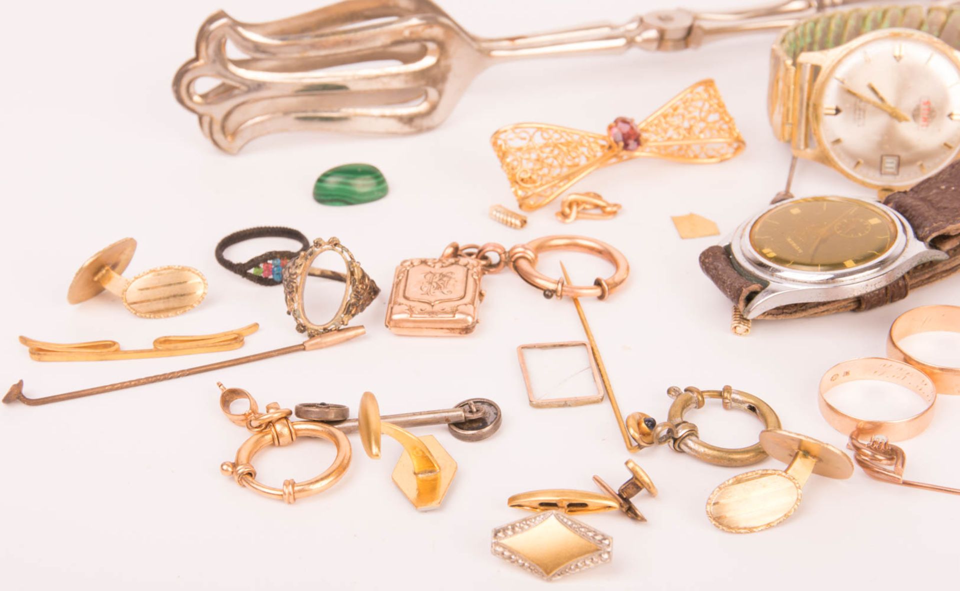 Gold / silver and costume jewelry assortment. - Image 4 of 5