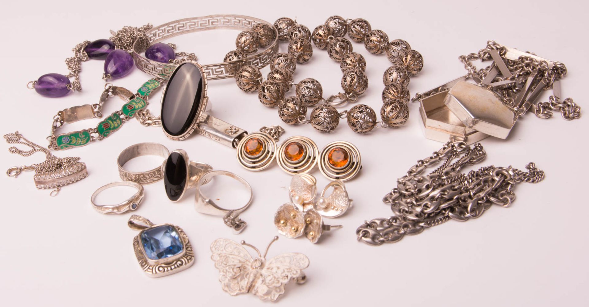 Convolute silver jewelry, 800/835/925 silver.