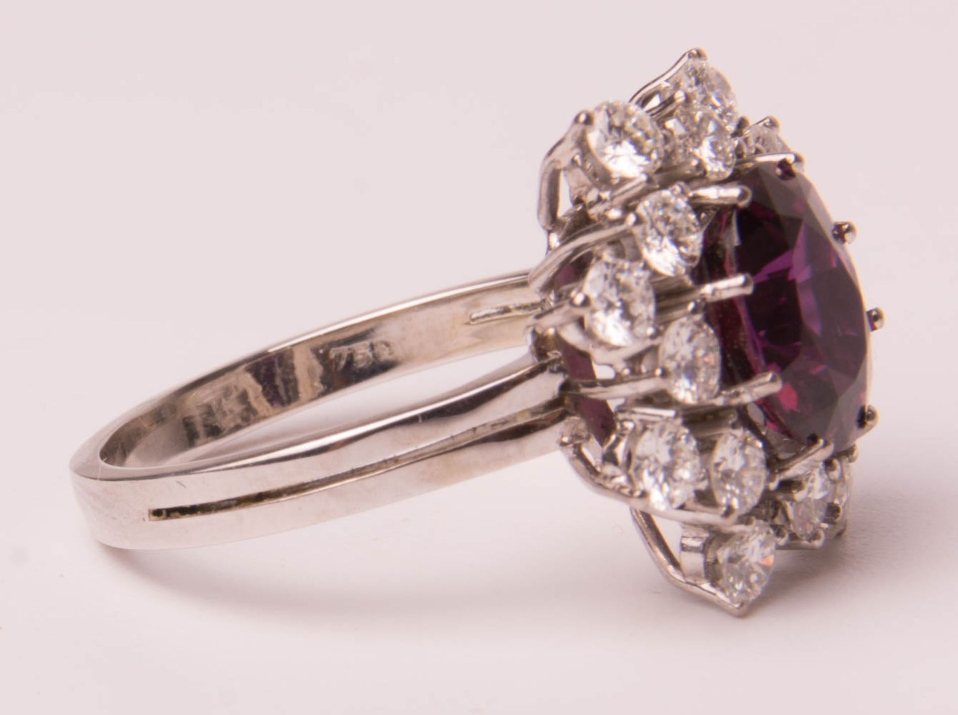 Wunderschöner Ring mit Amethyst und Diamanten, 750er Weißgold. - Bild 6 aus 7