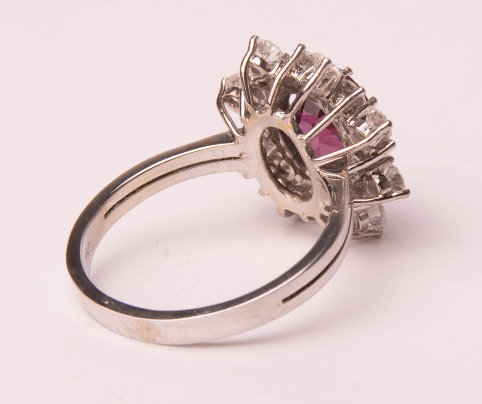 Wunderschöner Ring mit Amethyst und Diamanten, 750er Weißgold. - Bild 5 aus 7