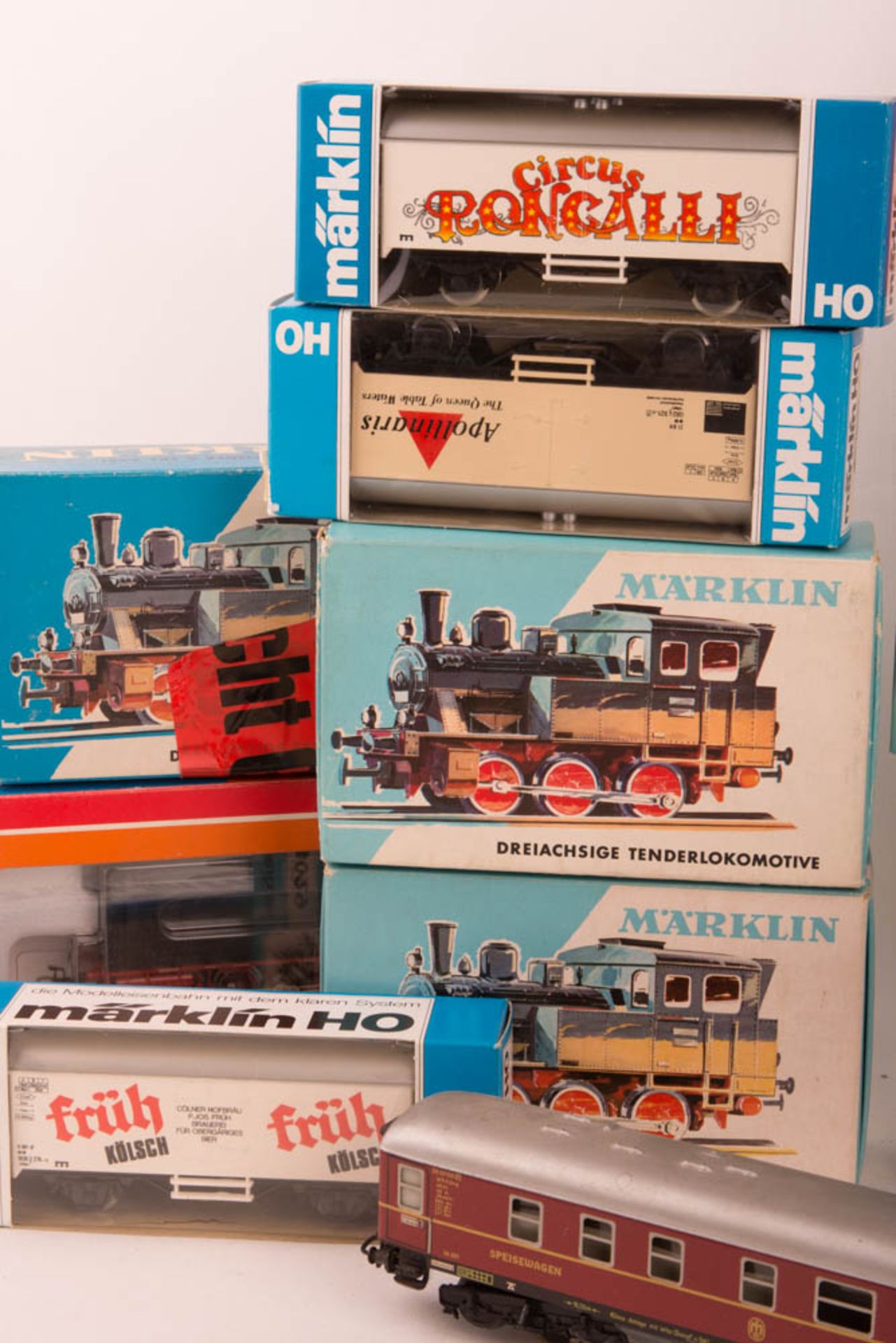 Märklin Konvolut von vier Loks und Wagons. - Bild 3 aus 5