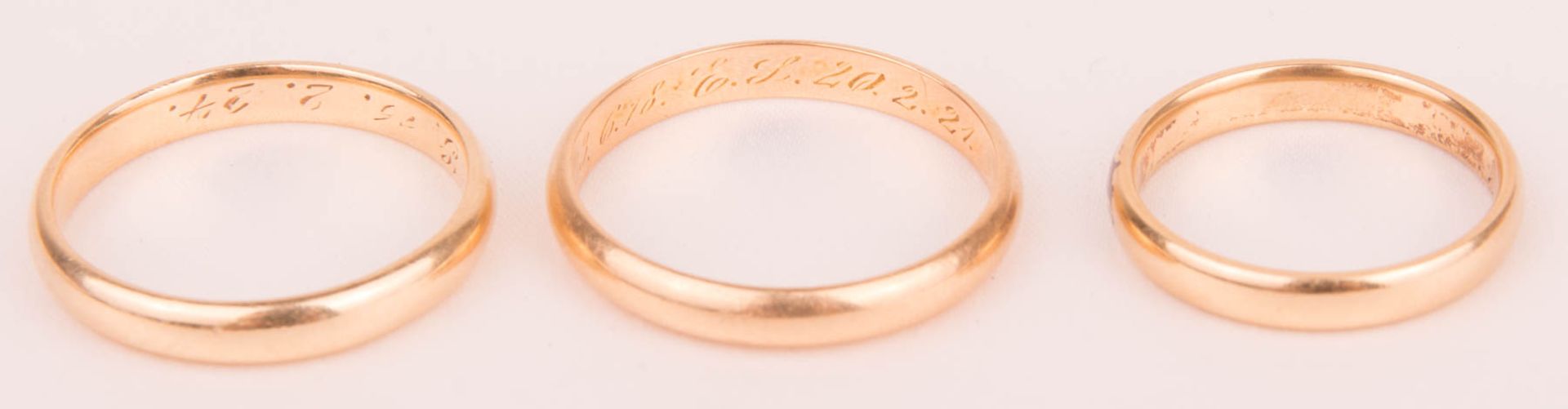 Three wedding rings with engraving, 585 yellow gold, 1st half 20th century. - Image 2 of 5