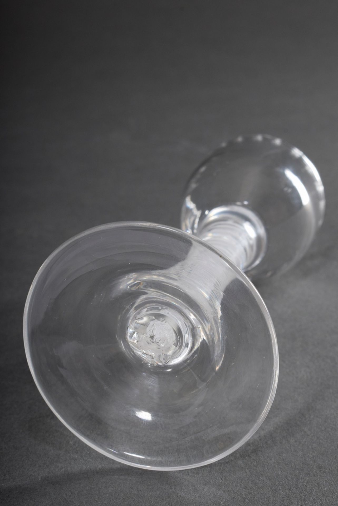 Small snaps glass with white twisted threads in the stem and delicate cut leaf border on the dome,  - Image 3 of 3