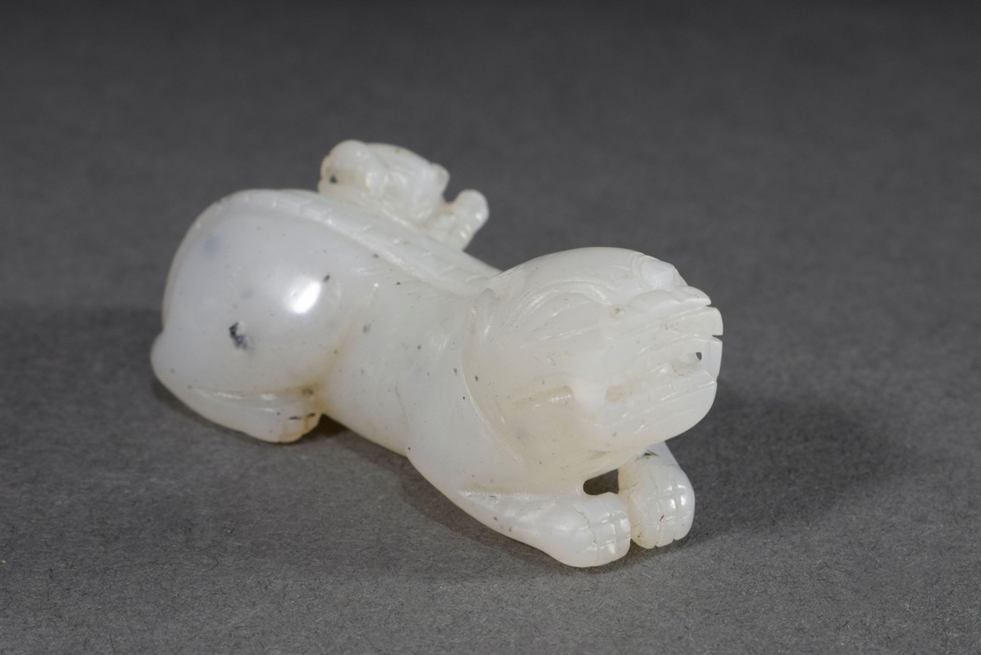 Carved Jade Toggle "Fo Lion and Cub", China, 6x2,5cm - Image 2 of 4