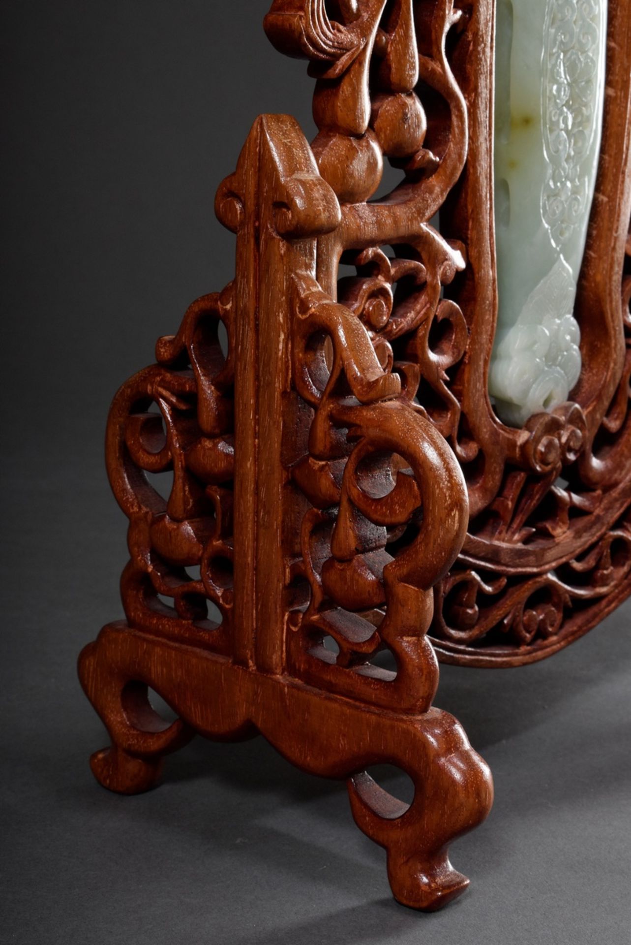 Large Chinese jade carving folding screen in hand mirror or fan form with relief "Two Persons" and  - Image 4 of 8
