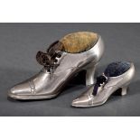 2 Diverse Nadelkissen "Damenschuhe", Metall verchromt, um 1900, H. 4,5/7cm, L. 9/13,5cm