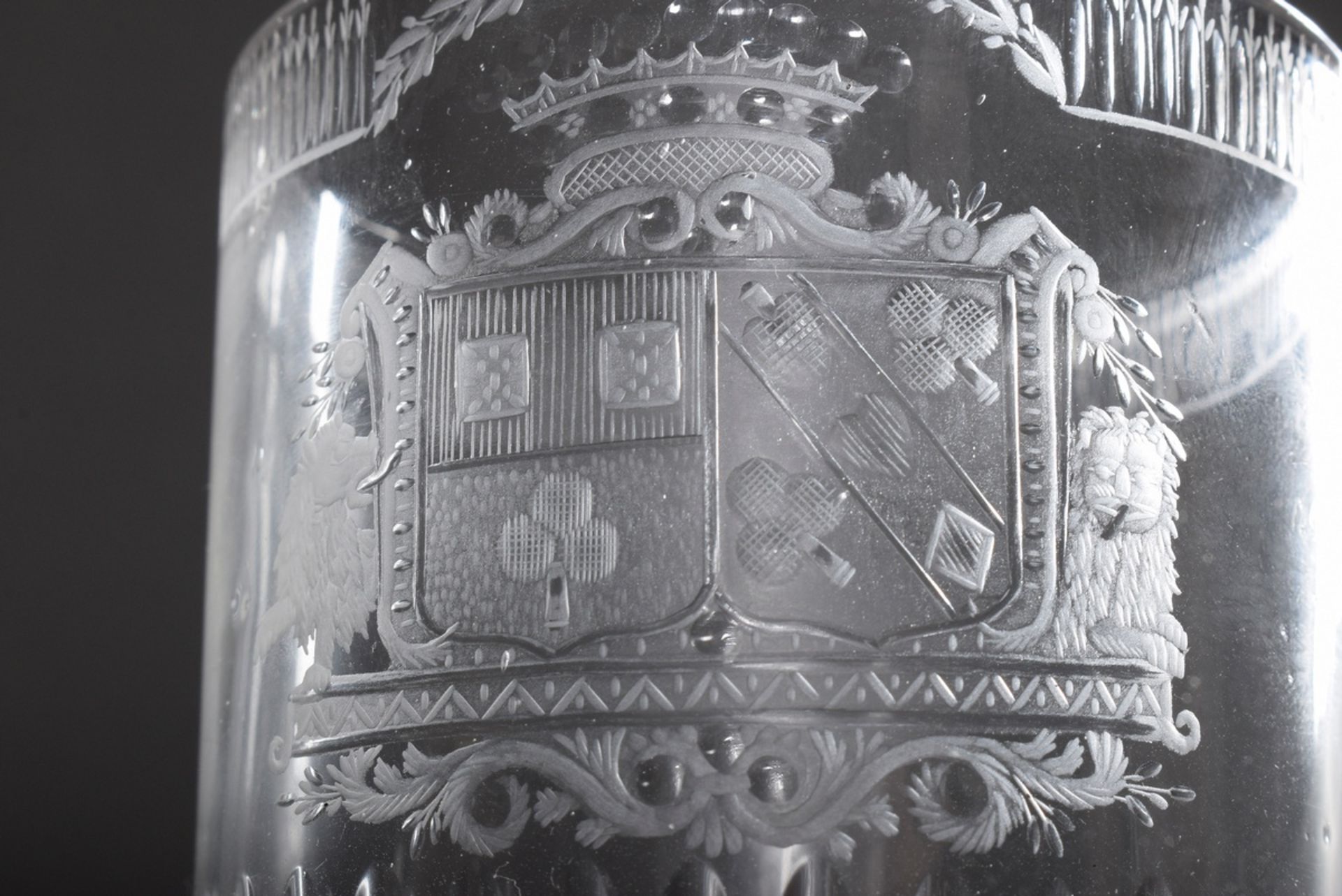 Small beaker with finely cut alliance coat of arms with playing card symbolism under count's crown, - Image 2 of 3