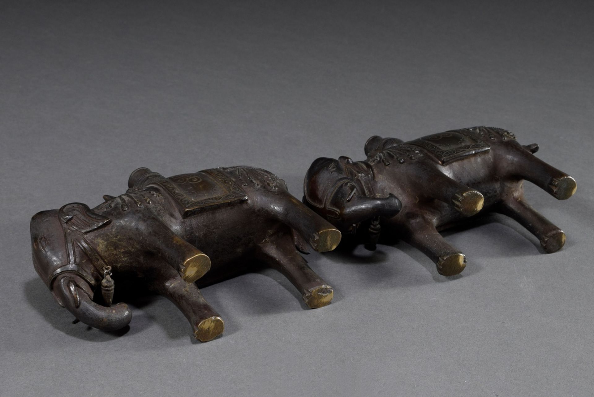 Pair of Chinese bronze elephants with vases on their backs, formerly candlesticks of an altar set o - Image 4 of 5