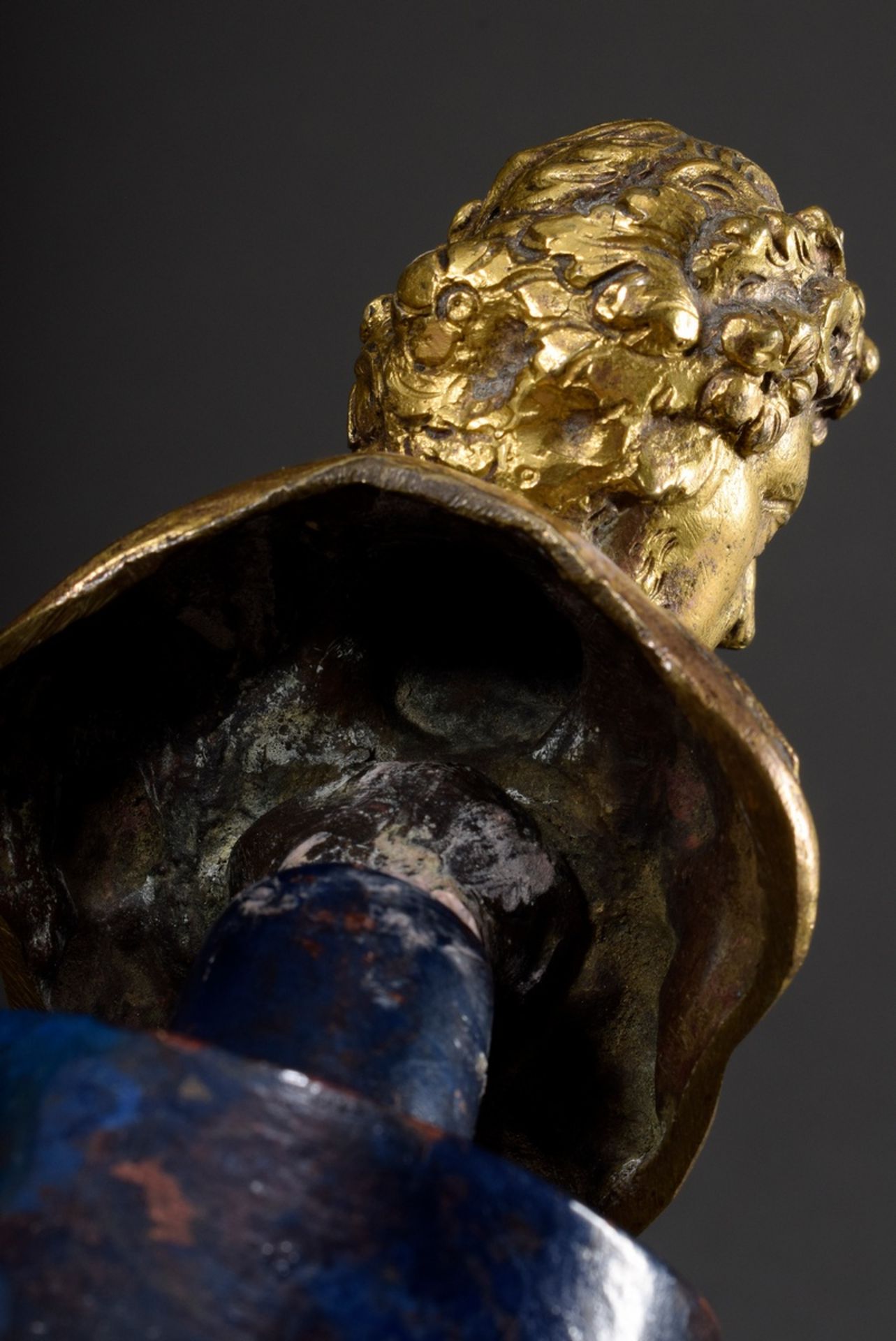 Feuervergoldete Bronze Büste "Bacchus", 18.Jh., Holz Sockel in Lapislazuli Fassung ergänzt, H. 9,5/ - Bild 3 aus 4