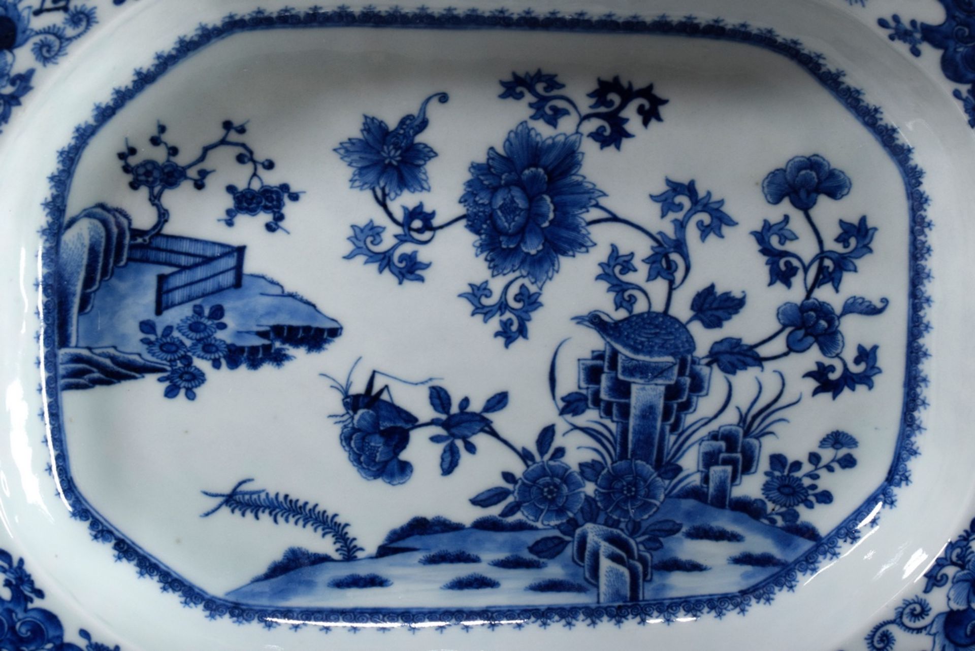 Pair of deeply moulded octagonal plates with fine blue painting decoration "Garden with Partridge a - Image 3 of 5