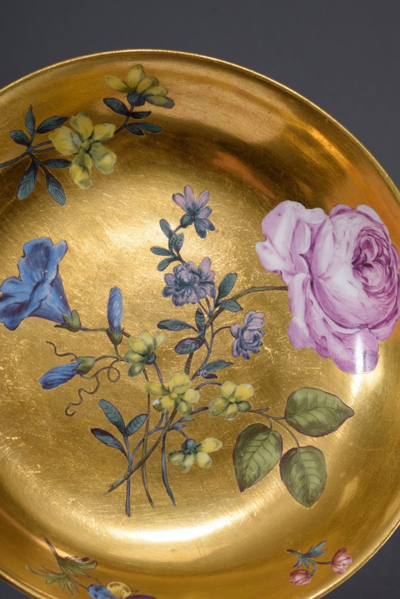 Meissen cup with polychrome bouquet and scattered flower painting on gold background and branch han - Image 4 of 10