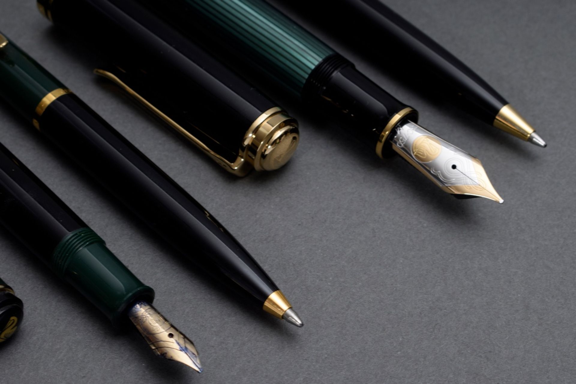 4 Diverse grüne Pelikan Schreibgeräte: 2 Füllfederhalter „Souverän“ mit GG/WG 585/750 Feder und 2 K - Bild 6 aus 6