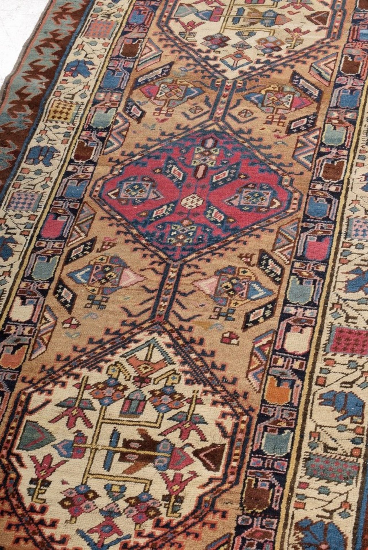 Serab carpet with a triple hexagonal-medallion and depictions of animals as well as a floral border - Image 4 of 6