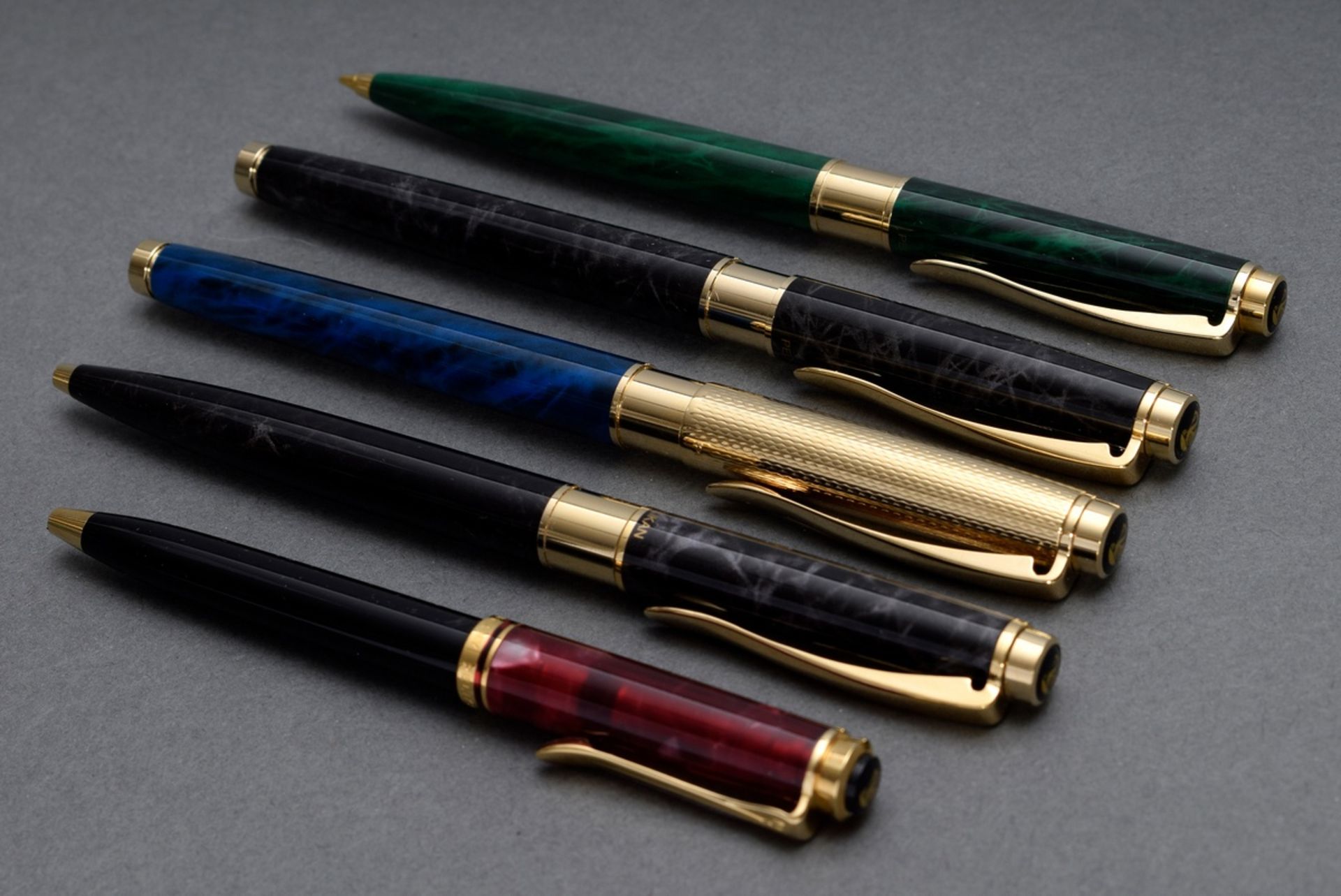 5 Diverse Pelikan Schreibgeräte „Celebry“: 2 Füllfederhalter, 2 Kugelschreiber und 1 Druckbleistift - Bild 3 aus 4