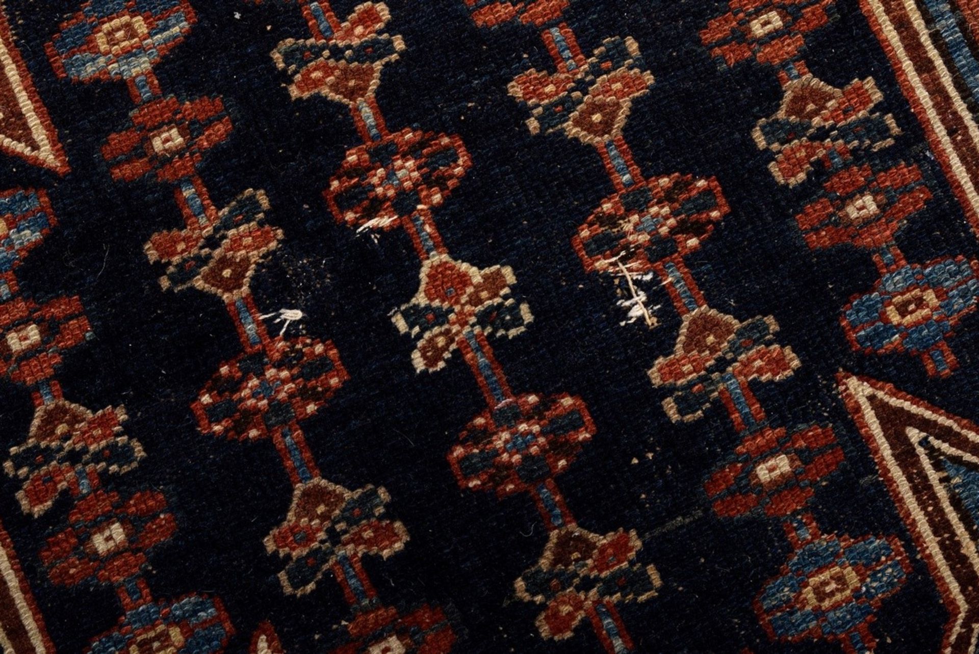 Mazlaghan carpet with typical outline of sharp serrations around the central medallion on a pattern - Image 3 of 6