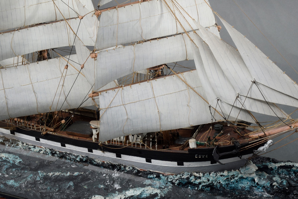 Diorama of the barque "Este" RJKP of shipowner F.C. Bramslöw in Hamburg, 1906, in decorative glass  - Image 3 of 8