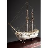 Napoleonisches PoW (Prisoner of War) Knochenschiff "Corvette": Englische Brigg mit 12 Kanonen und G