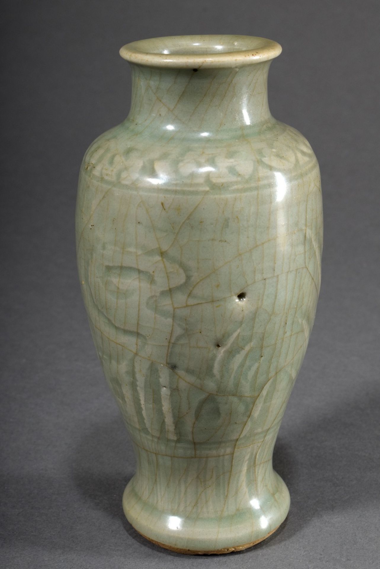 Small Longquan vase with incised decoration and celadon glaze and craquelée, Ming Dynasty, 16th cen