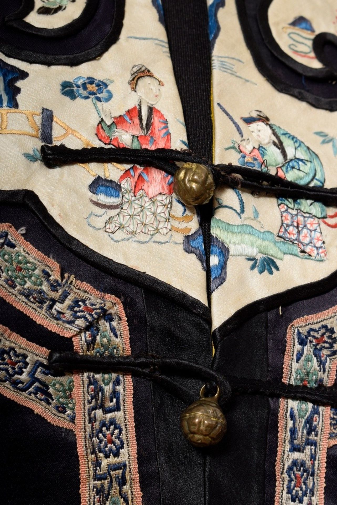Chinese woman's jacket with flat and wedge embroidery "bats, flowers and butterflies" and "garden s - Image 13 of 13