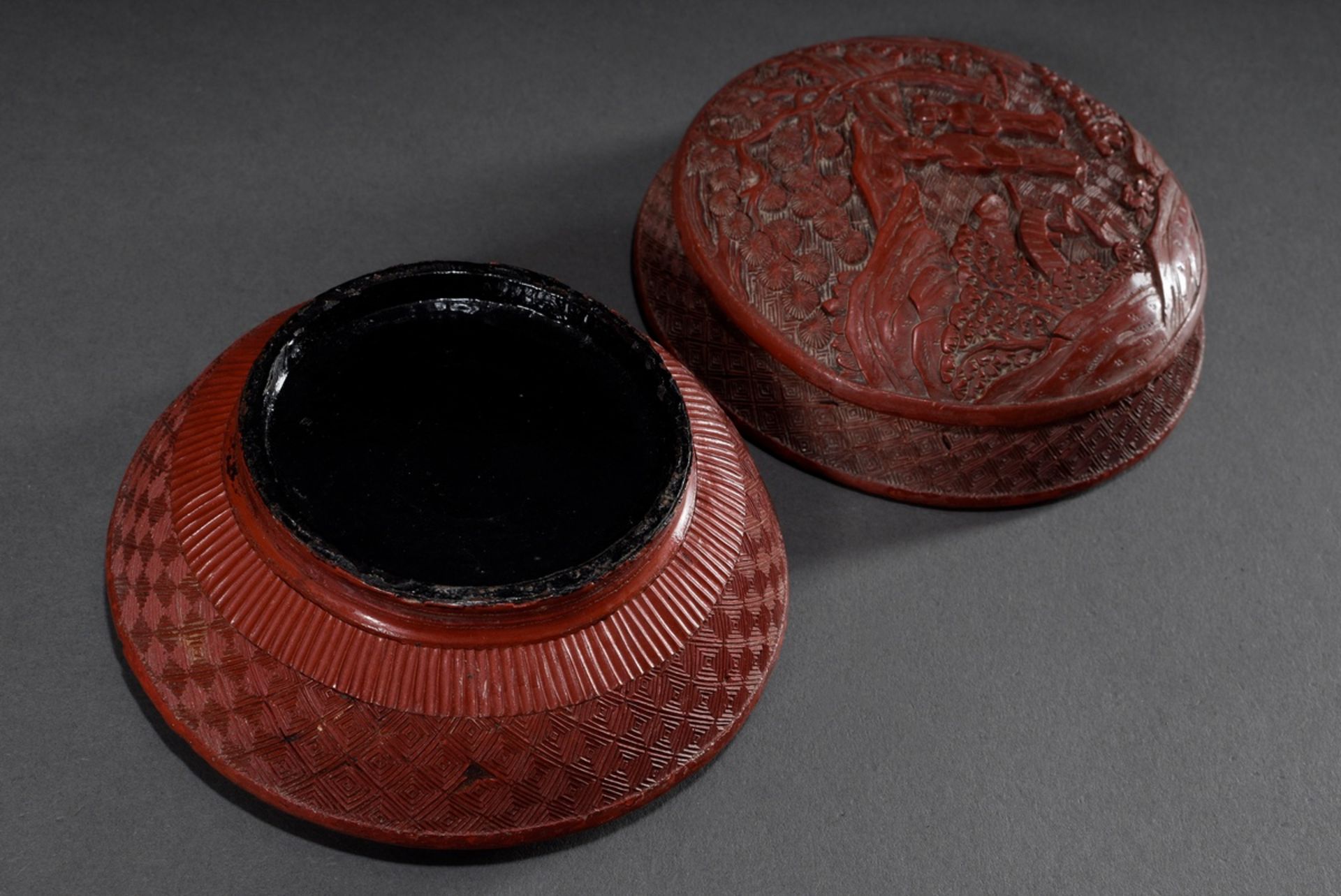 2 Various round and fan-shaped boxes "Garden Scenes" in carved lacquer Art, China c. 1900, h. 7cm,  - Image 4 of 9