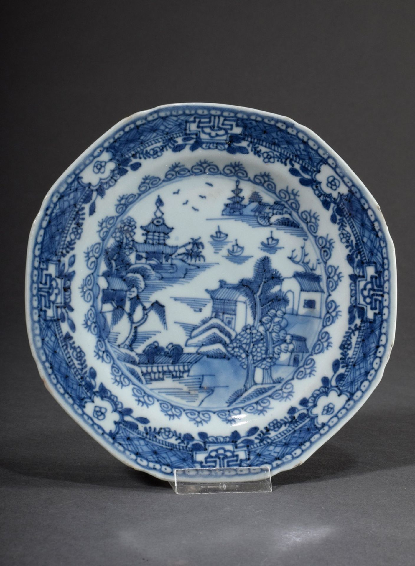 Small plate with blue painting decoration "Landscape with pagodas, boats and people", Qianlong peri