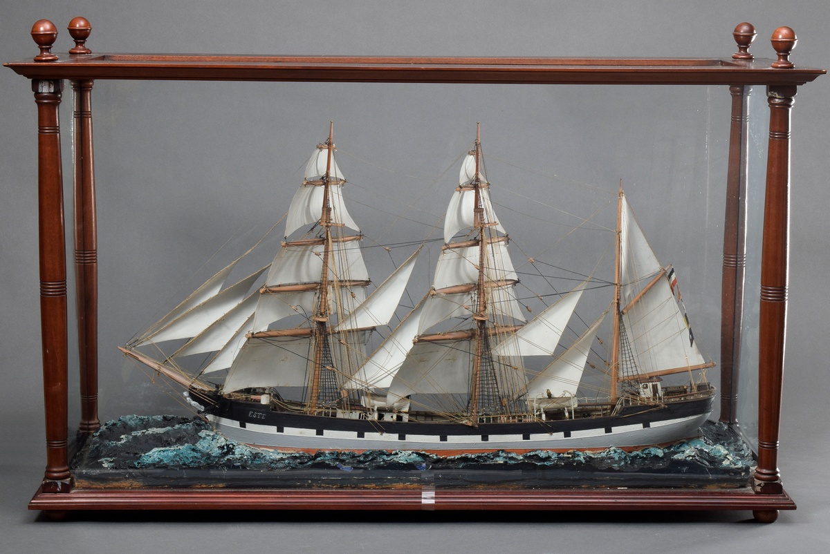 Diorama of the barque "Este" RJKP of shipowner F.C. Bramslöw in Hamburg, 1906, in decorative glass  - Image 4 of 8