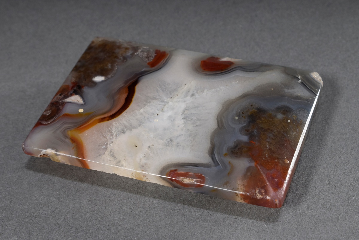 Carved agate belt buckle in angular form, China, 7x5cm, bumped