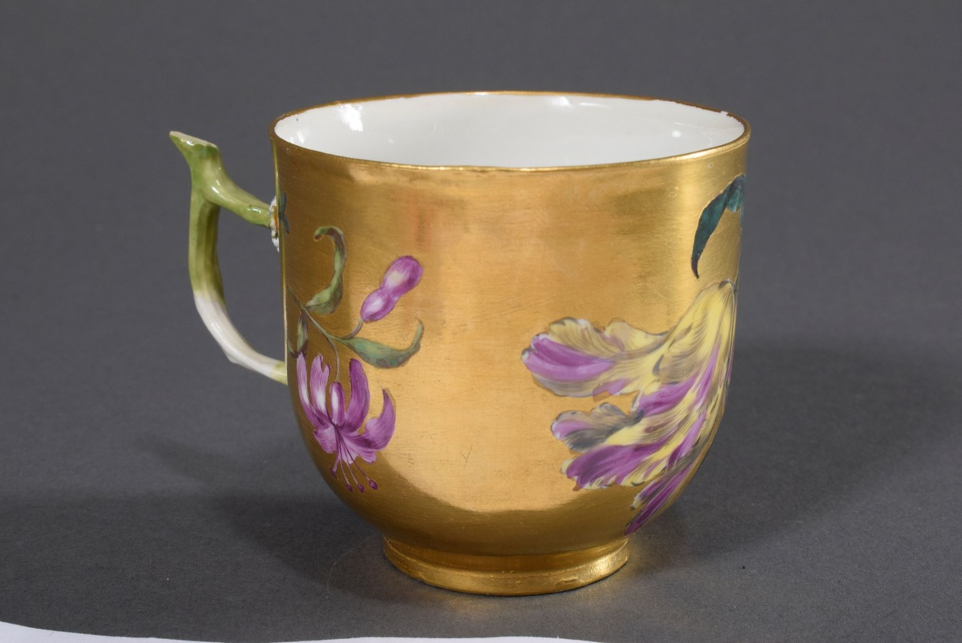 Meissen cup with polychrome bouquet and scattered flower painting on gold background and branch han - Image 8 of 10