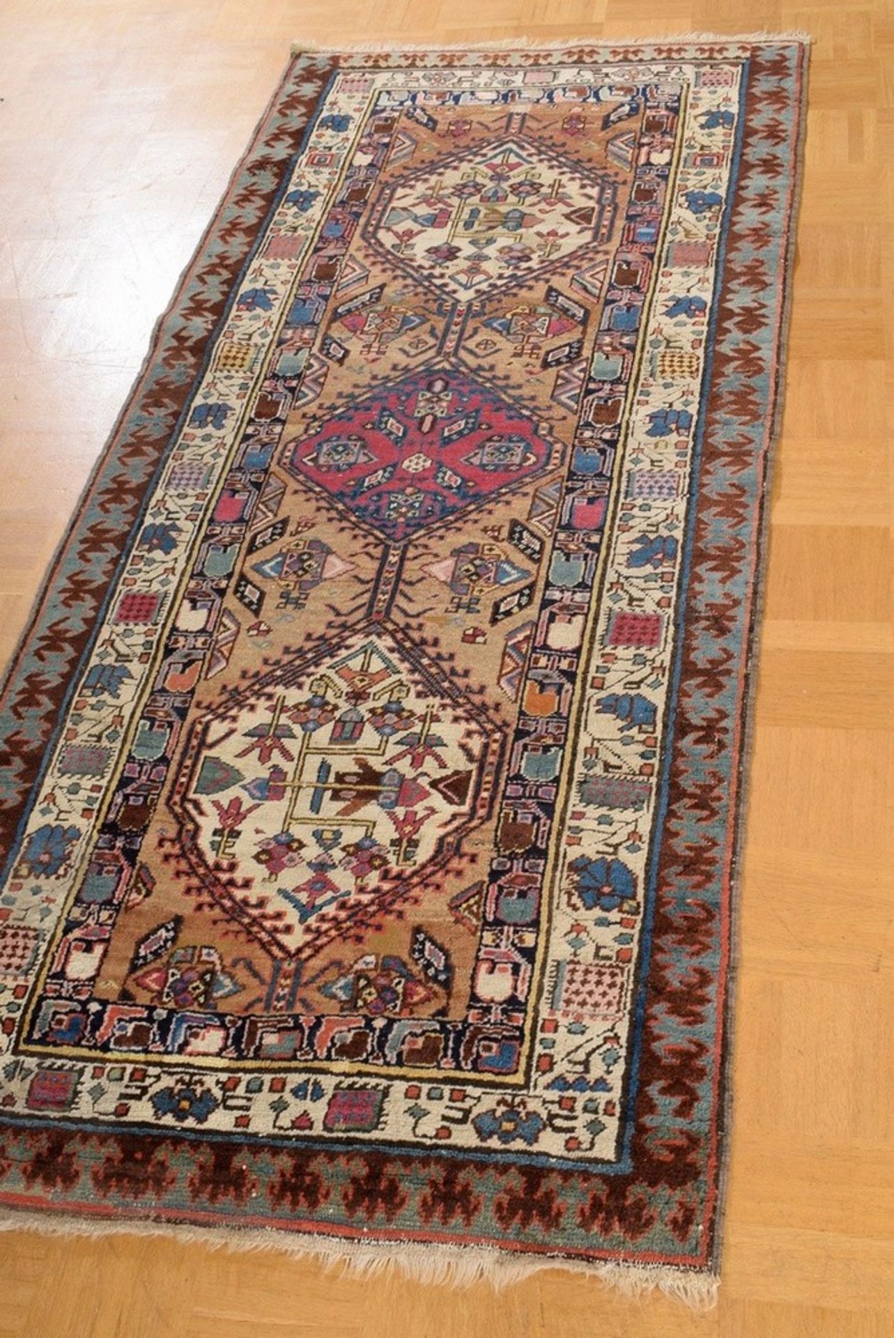 Serab carpet with a triple hexagonal-medallion and depictions of animals as well as a floral border - Image 3 of 6