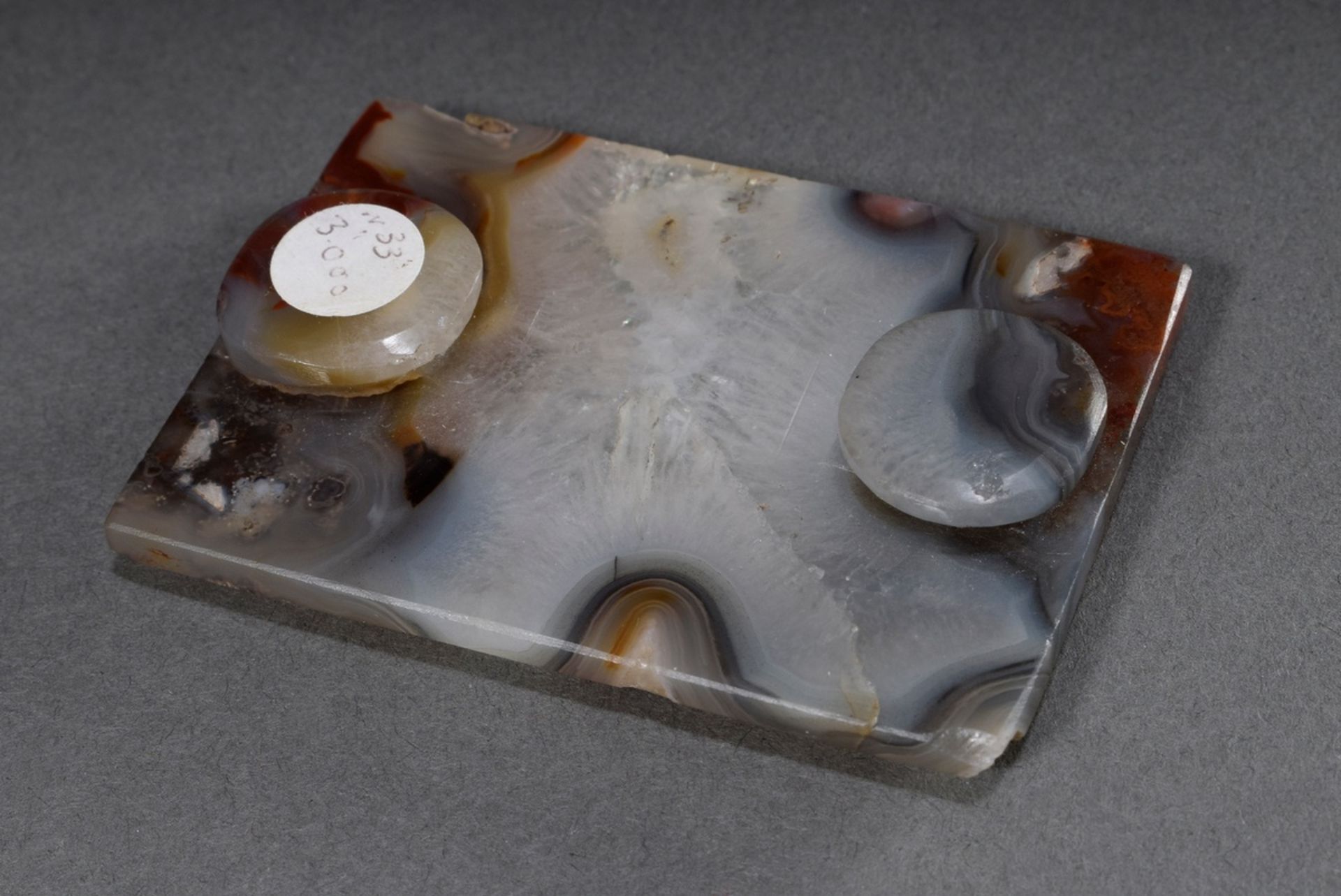 Carved agate belt buckle in angular form, China, 7x5cm, bumped - Image 2 of 2