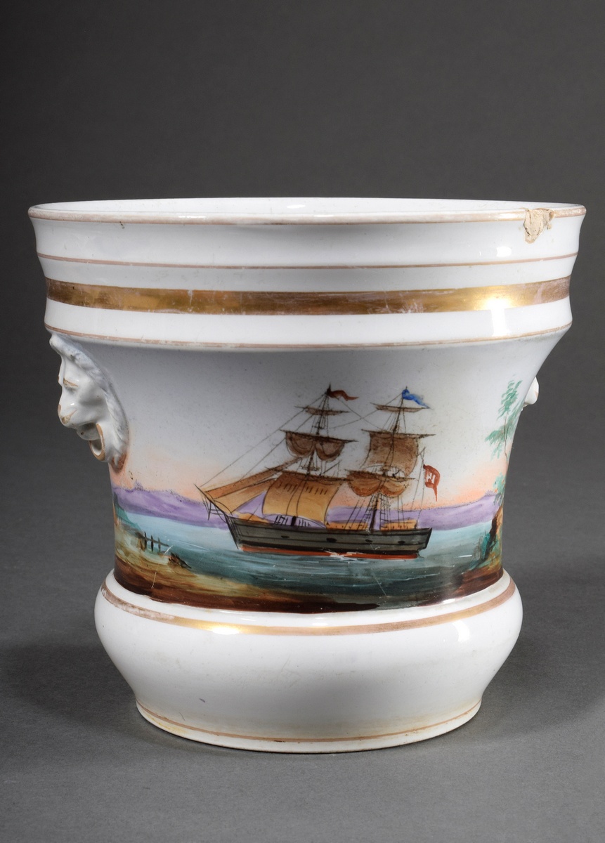 Porcelain cachepot with polychrome painting "Hamburg Bark", lateral lion head handles and gold deco