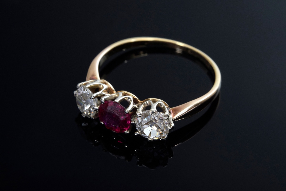 Delicate YG 585 ring with synthetic ruby and 2 old-cut diamonds (together approx. 0.50ct/P1//TCR-CR