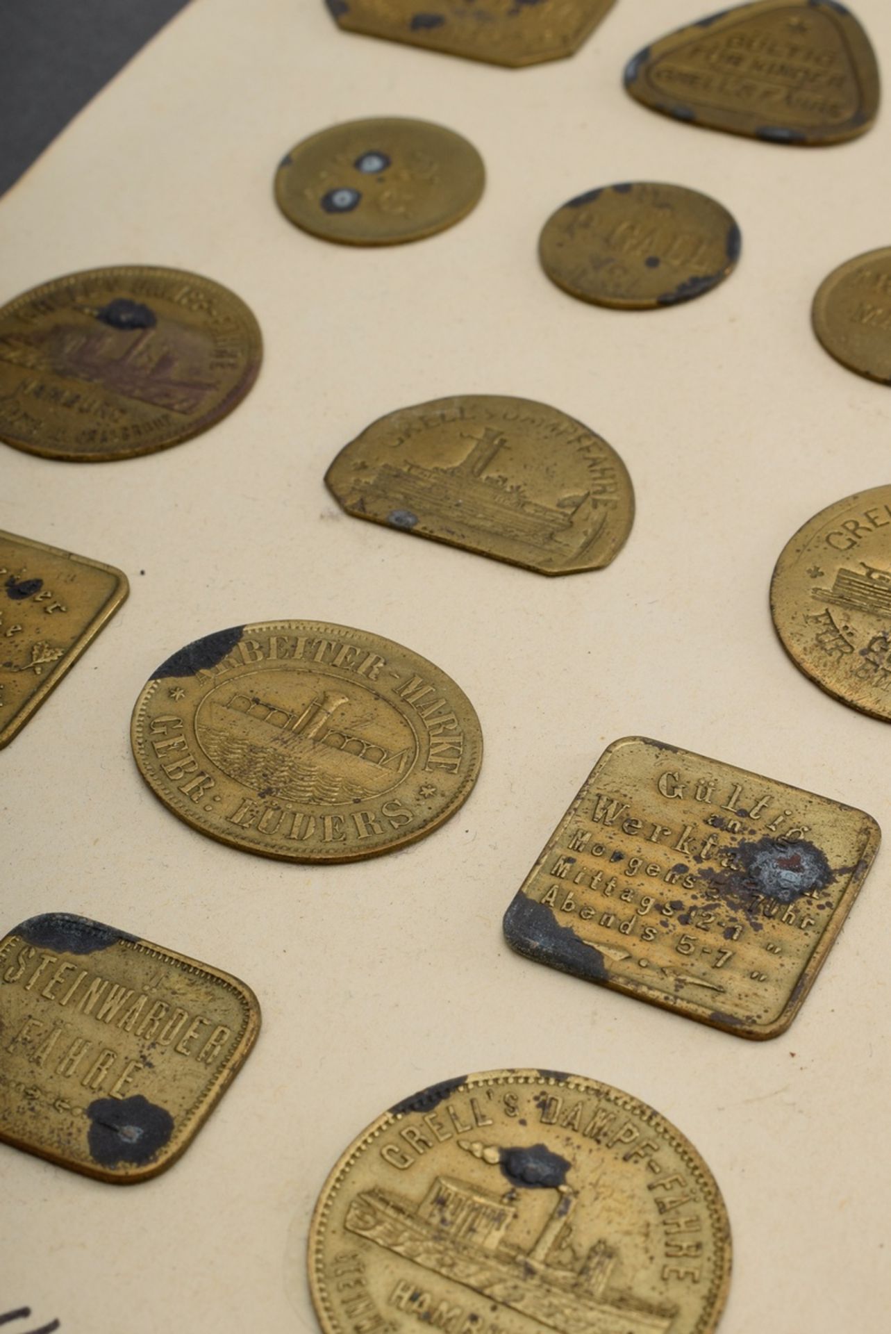 15 Hamburg ferry stamps around 1900, brass, a.o. "Grell's", "P. Gall", "Steinwärder Fähre", traces  - Image 3 of 3