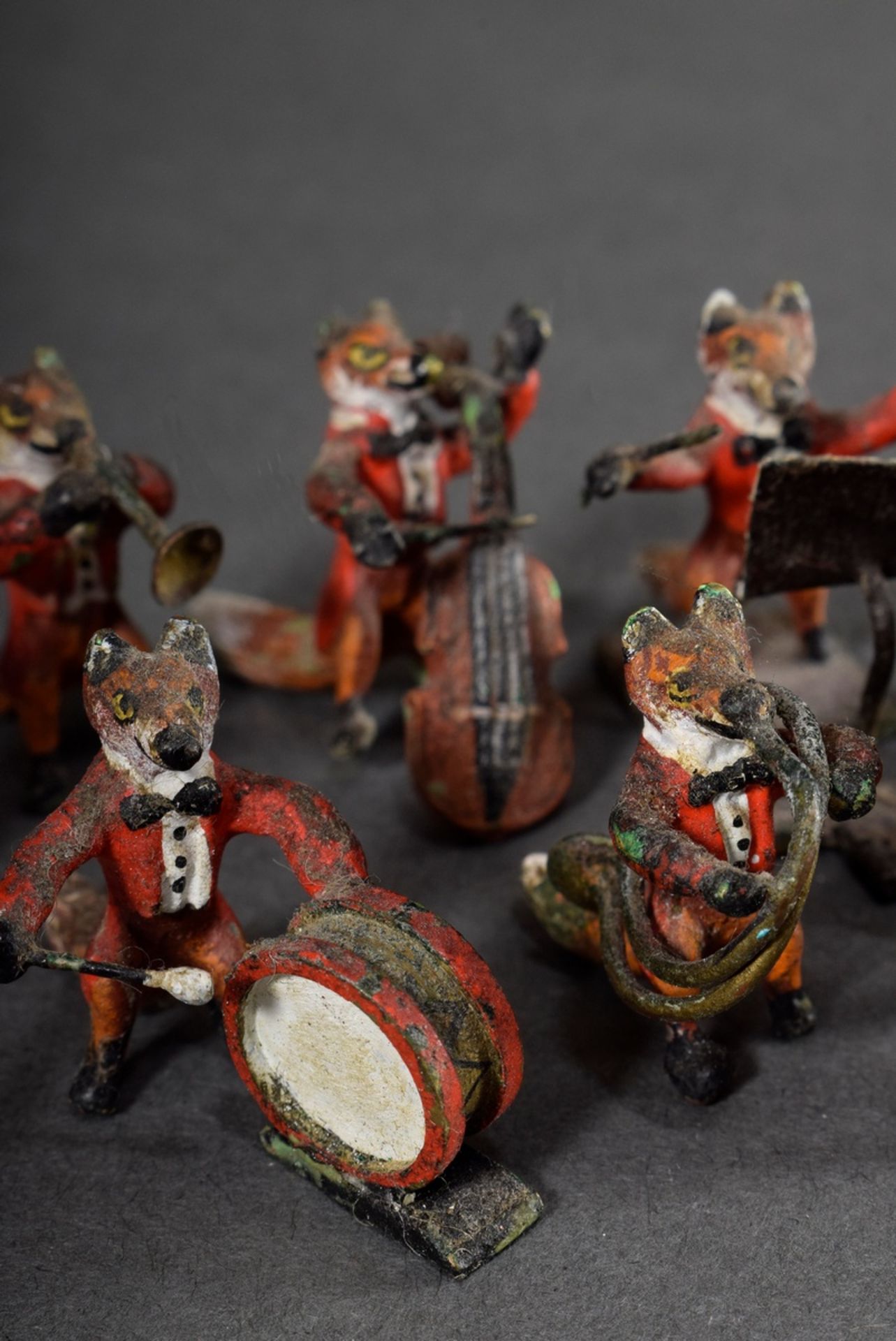 10 pieces Viennese bronze "Fox Chapel", colourfully painted, h. 2,5-3cm, slightly soiled, partially - Image 2 of 5