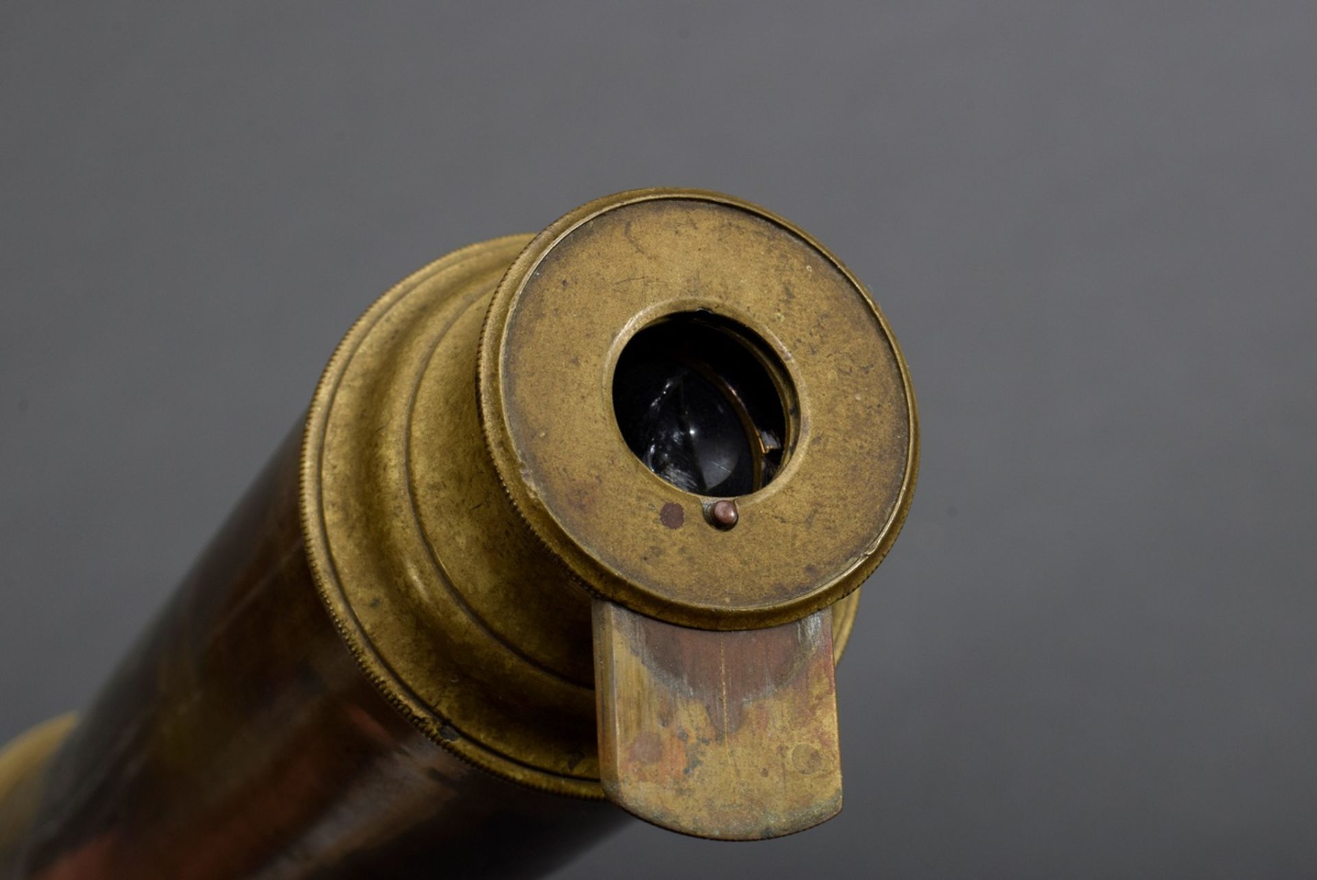 Telescope, brass, l. 55,5-88cm, signs of age and use, 1 lens defective - Image 3 of 4