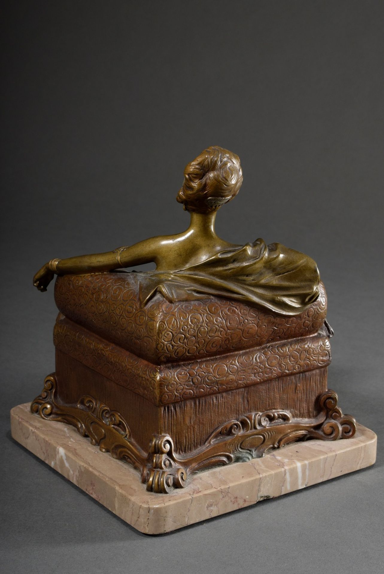 Unknown artist c. 1920 "Lascivious lady on armchair", bronze with various patinas on reddish marble - Image 6 of 8