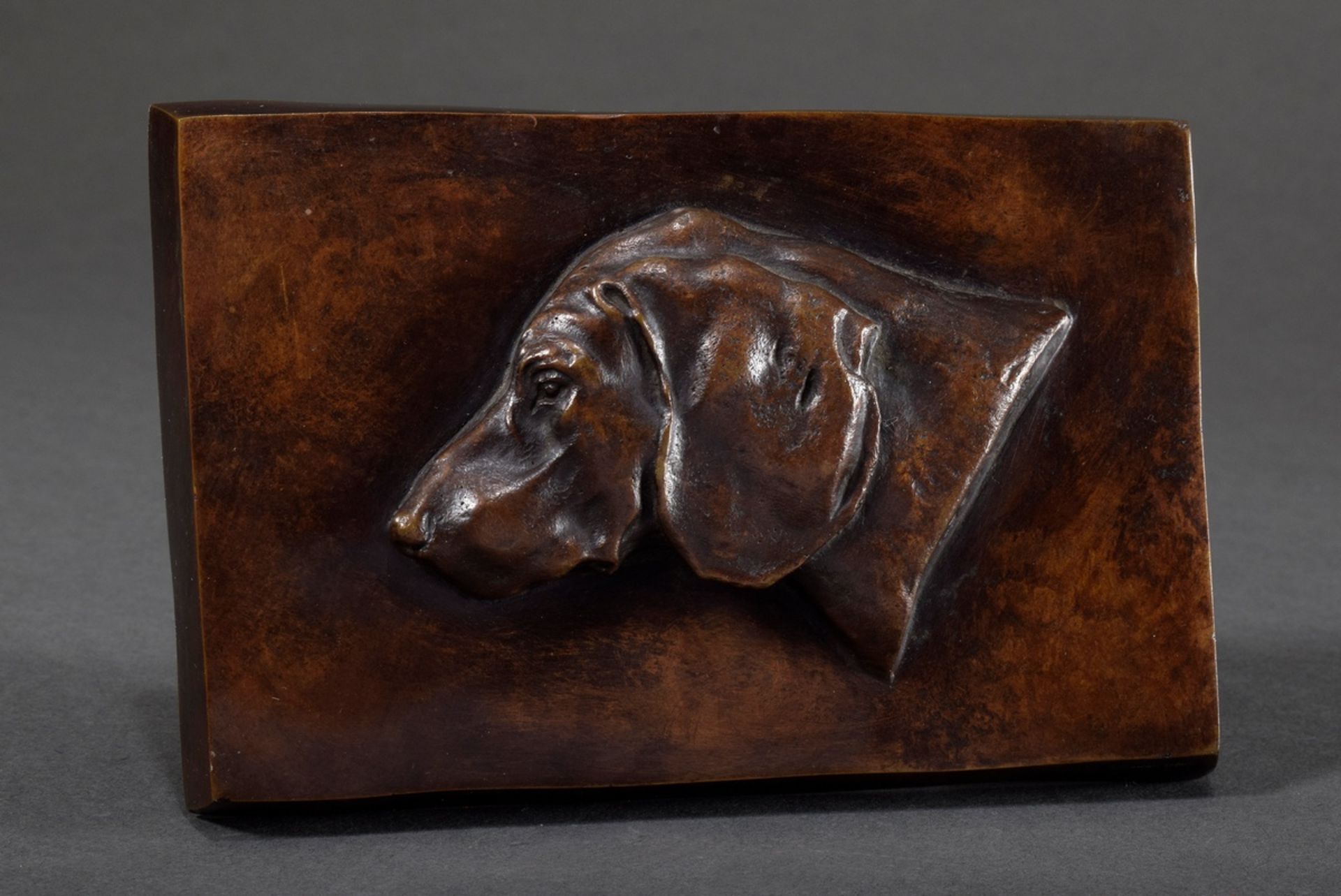 Bronze plaque "Head of a hunting dog", founder's stamp: Noack/Berlin, 11x17cm
